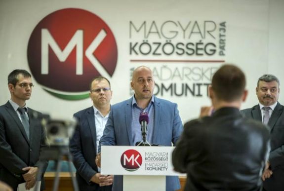 Petíciót indított az MKP a nemzeti kisebbségek jelképeinek szabad használatáért