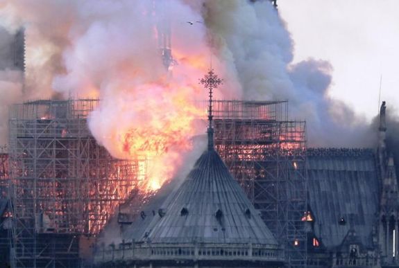 Megkerült a Notre-Dame huszártornyának ereklyetartója