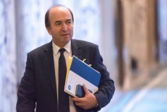 FRISSÍTVE – Toader helyett Eugen Nicoliceát javasolja igazságügyi miniszternek a PSD