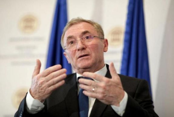 FRISSÍTVE – Az utóbbi időszak botrányai miatt inkább nyugdíjba vonul a legfőbb ügyész