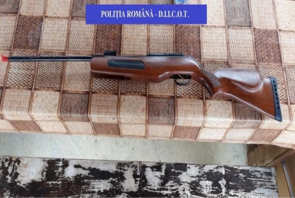 Drogkereskedő és orvvadász bandát számoltak fel Háromszéken