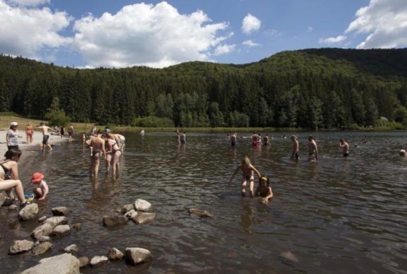 Nagyobb védelmet kap a Szent Anna-tó – mutatjuk a változásokat