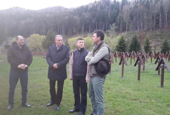 Temetőfoglalás: nemzetközi visszhangra is szükség van