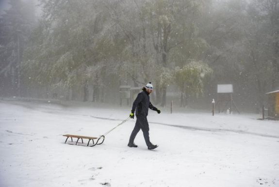 Szélsőséges májusi időjárás: több helyen havazott Magyarországon