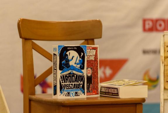 Szórakozni szeretnél? Olvass irodalomtörténetet! – kolozsvári diákokkal találkozott Nényei Pál