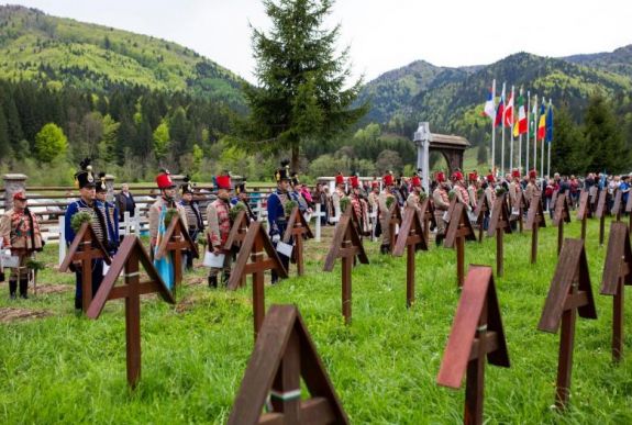 Biztos, ami biztos: őrséggel akadályoznák meg az úzvölgyi román emlékmű felavatását