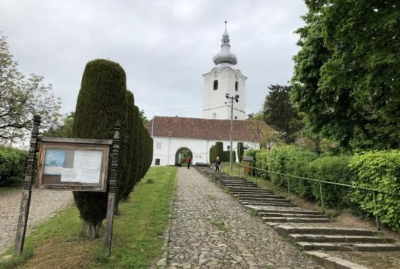 Abszurd módon akadályozzák a román hatóságok a sepsiszentgyörgyi Vártemplom felújítását