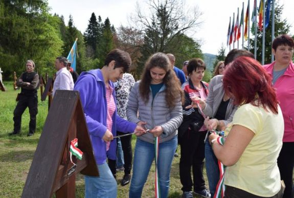 Nem csak őrizték, szépítgették is az úzvölgyi magyar katonatemetőt
