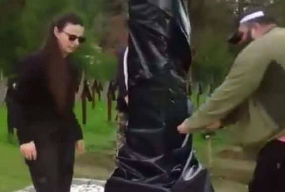 A román sajtó felvételeket közölt a „feketezsákos” akció végrehajtóiról