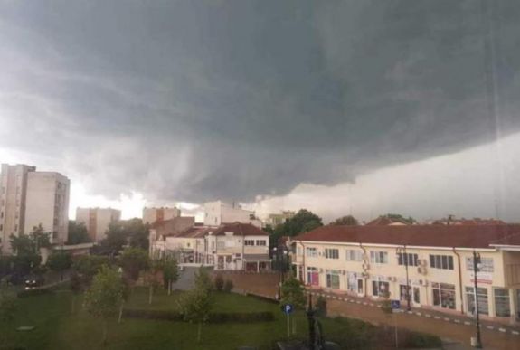 Csütörtök estig biztosan nem szabadulunk a rossz időtől