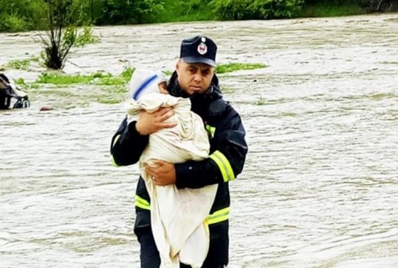 Tíz megyében okozott károkat a vihar
