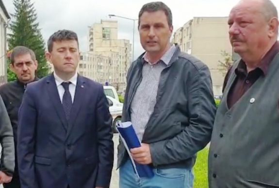 FRISSÍTVE - Úzvölgyi temetőfoglalás: kiengedték a rendőrségről Csíkszentmárton alpolgármesterét