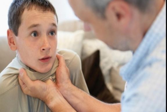 Több mint 15 ezer gyermekbántalmazási, -elhanyagolási és -kizsákmányolási esetet regisztráltak tavaly Romániában