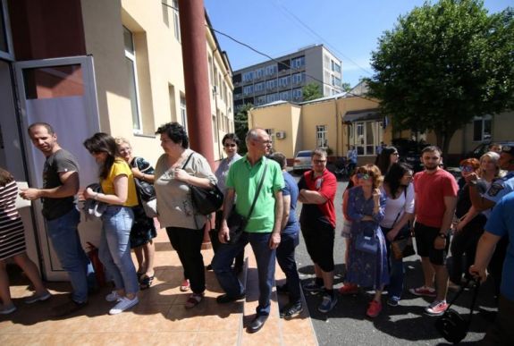 Rekord részvétel körvonalazódik a vasárnapi EP-választásokon (percről percre)