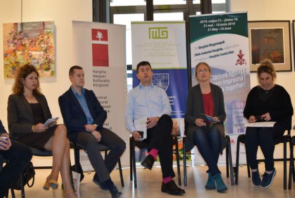 A pápalátogatásra érkezőkhöz is szólnak a Hargitai Megyenapok