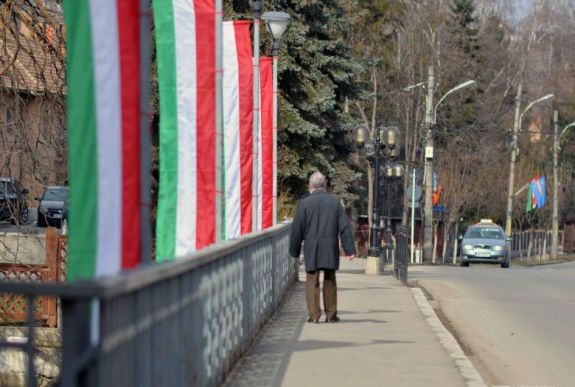 Érvénytelenítették a magyar zászlókért Székelyudvarhely polgármesterére kirótt bírságot