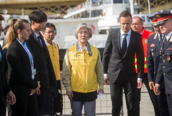 Hajószerencsétlenség a Dunán: Budapestre érkezett a dél-koreai külügyminiszter