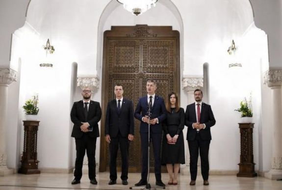 USR: a közélet megtisztítása a büntetett előéletűektől is szerepeljen az alkotmánymódosításban