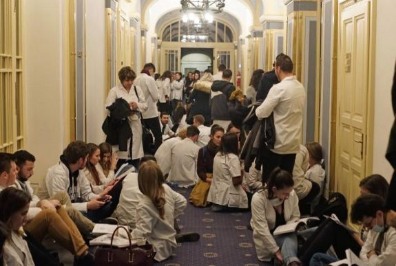 Óriási pofont kapott a marosvásárhelyi magyar orvosképzés