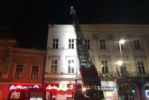 Leomlott az aradi Fehér Kereszt Szálló kéménye