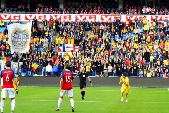 „Ki a magyarokkal az országból!” – eszükbe jutott a román ultráknak Úzvölgye Oslóban