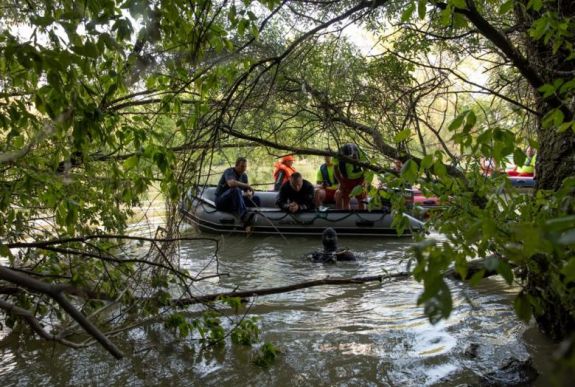 Hajóbaleset a Dunán: újabb holttestet azonosítottak, még nyolc embert keresnek
