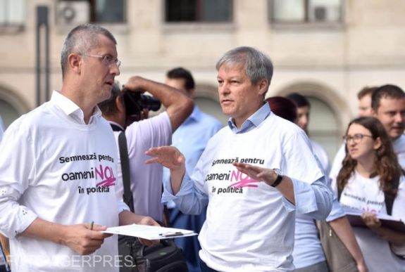 USR–PLUS: Cioloş vagy Barna lesz az elnökjelölt