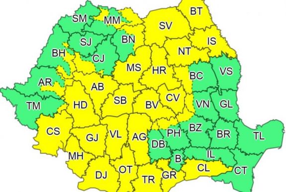 Új nap, új viharriadó: kedden is leszakad az ég