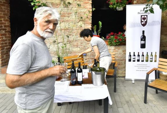 Hencidától Bonchidáig – Ízek, zamatok, történetek a kolozsvári bortalálkozón           