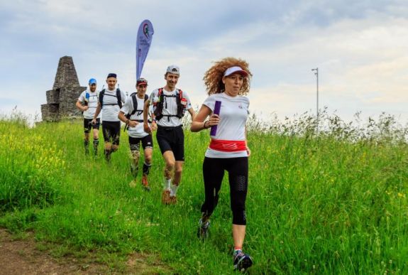 Elrajtoltak a Vereckei-hágóról az Egy vérből valók vagyunk mottójú jótékonysági futás résztvevői