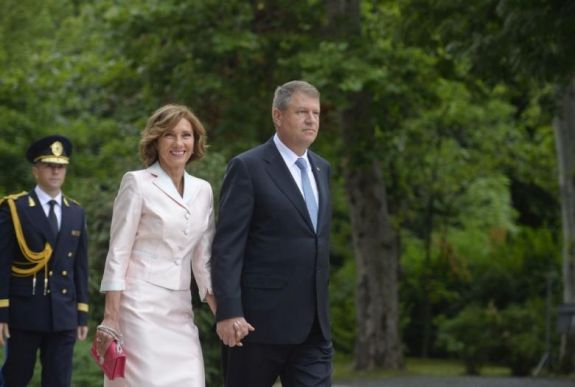 Csökkent az államfő fizetésekből származó bevétele, de bérbeadásokból nőtt a jövedelme