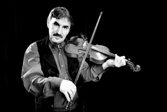 Elhunyt Ökrös Csaba prímás, a kalotaszegi népzene avatott előadója