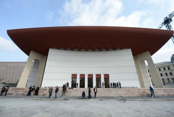 Utcára vonulnak Bukarestben a színészek