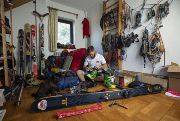 Extrém sílesiklást tervez a Lenin-csúcsról Héjja Bálint hegymászó