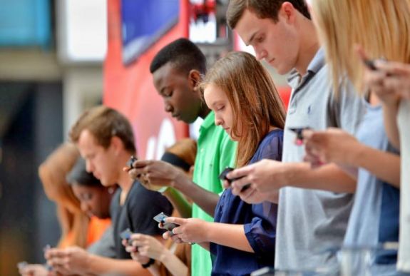 Eurostat: a romániai fiatalok 89 százaléka használta tavaly a közösségi oldalakat