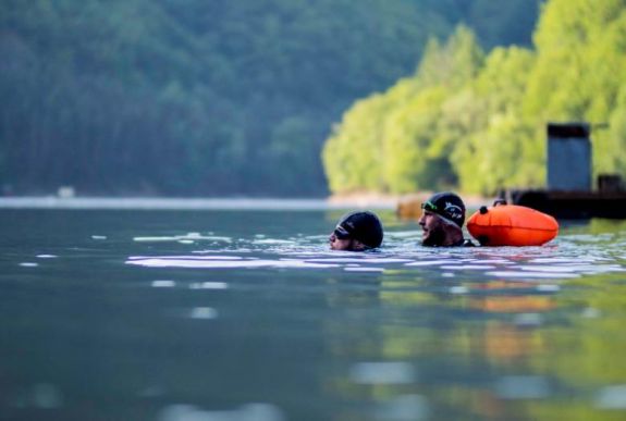 Yuppi Lake Challenge: két fiatal átúszta a Tarnica tavat