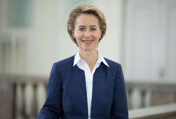FRISSÍTVE - Ursula von der Leyen német minisztert jelölik az Európai Bizottság élére
