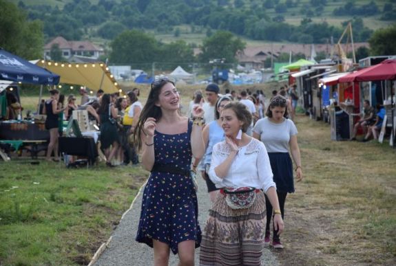 Double Rise körkép: hogyan telnek a fesztiválozók napjai?