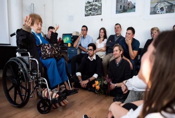 A-7603: Kor Mózes Éva, született Erdélyben, meghalt Auschwitzban, 2019-ben