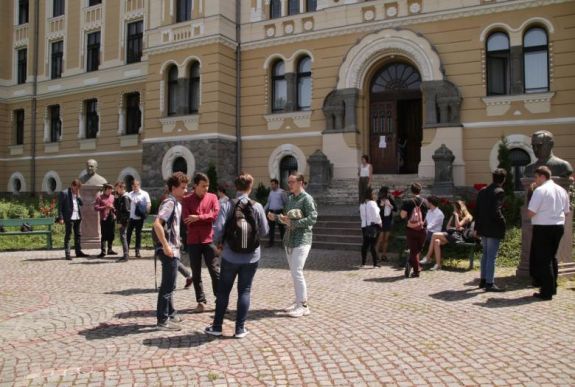 Hargita megyei iskolaigazgatók az érettségiről: a gyengébb teljesítmény oka a román vizsga