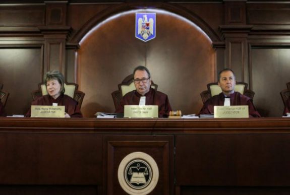 Ismét halasztott az alkotmánybíróság a büntetőjogi törvénymódosítással kapcsolatos óvások ügyében