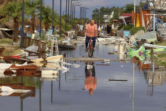 Kiengedik a kórházból a görögországi viharban megsérült romániai férfit