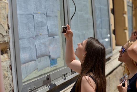 Érettségi: elbántak egy marosvásárhelyi diáklánnyal a javítótanárok