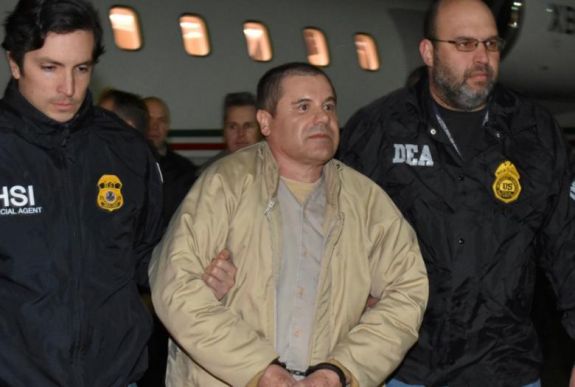 Életfogytig tartó börtönre ítélték a hírhedt drogbárót, El Chapót