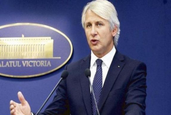 Teodorovici beszélni akar a diákokkal az egyetem utáni itthoni munkavállalásról