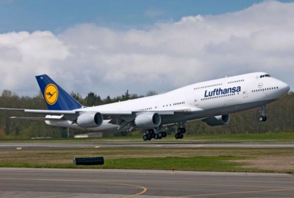 Százmillió eurós veszteséget jelentett a Lufthansa Csoport
