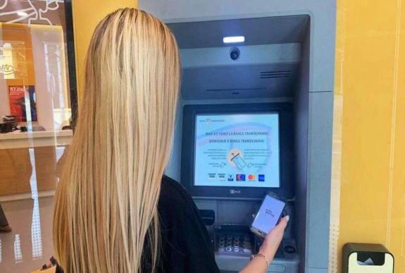 Telefonunkkal vehetünk ki pénzt a BT bankautomatáiból