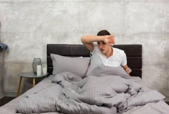 Izzad éjszaka? Hormonzavar is okozhatja