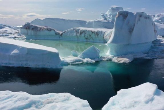 Egyetlen nap alatt több mint 10 milliárd tonna jég olvadt el Grönlandon