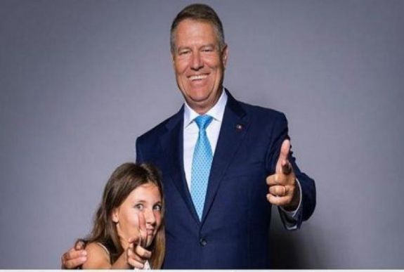 A szenátus elnöke szerint égbekiáltó Johannis kampányfotózásának helyszíne és időpontja